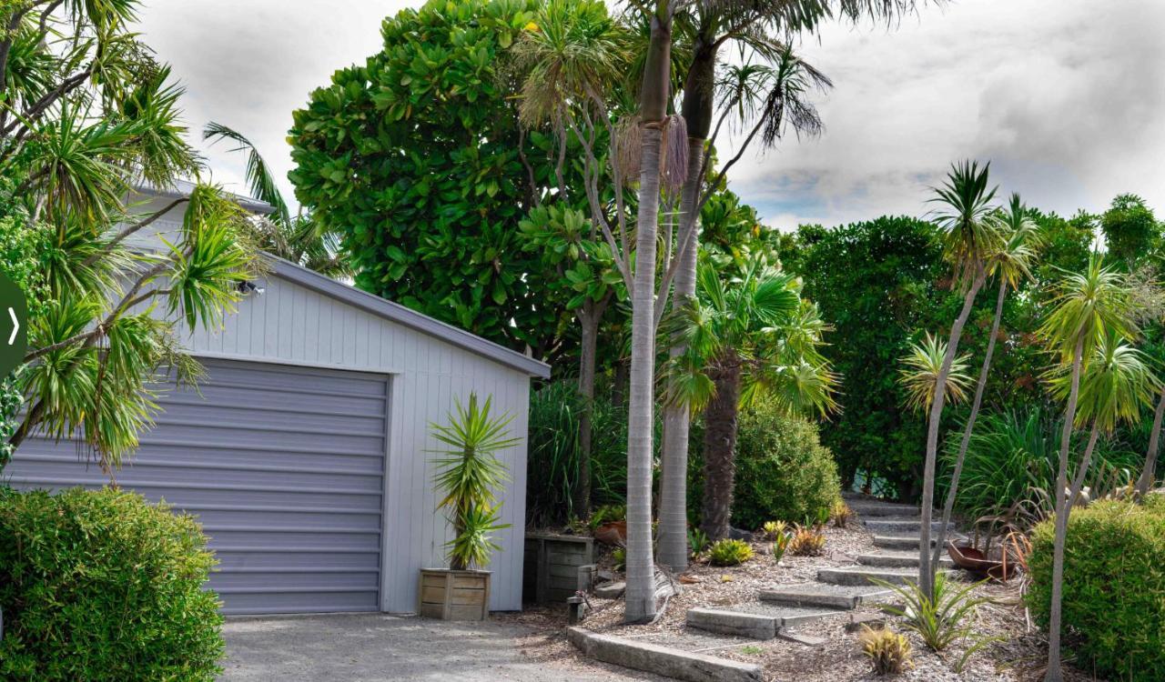 Cabbage Tree - Summer Or Winter Beachfront Haven Papamoa Exteriör bild